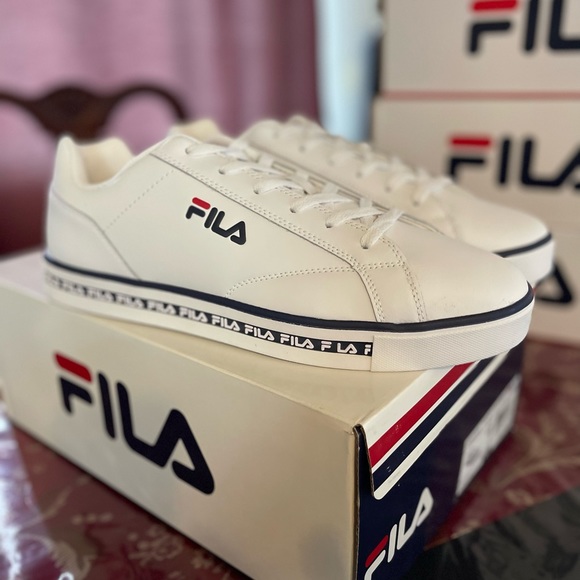 Men’s size 12 white Filas - Picture 1 of 5